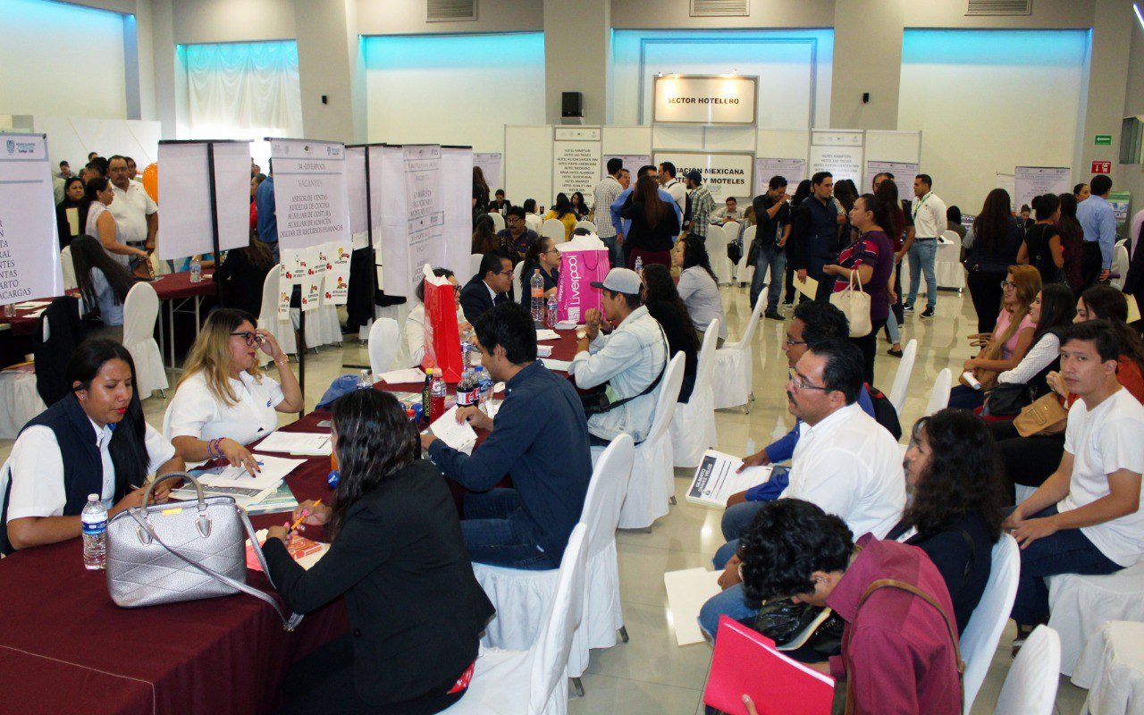 Feria de Empleo Mexicana en Querétaro Parada Visual