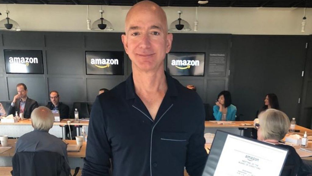 Jeff Bezos renuncia como CEO de Amazon