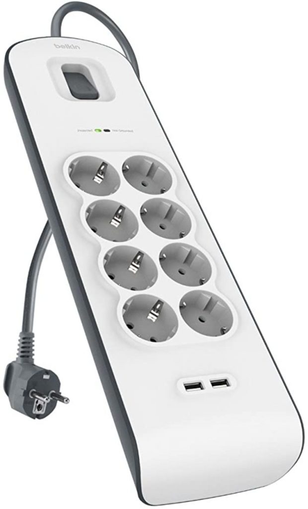 Proteja sus equipos con la tira de protección Belkin BSV804 SurgeStrip