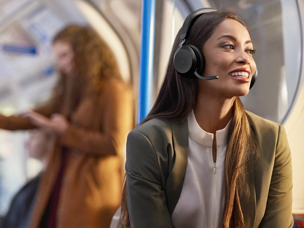 Jabra Hybrid Ways of Working 2021 Global Report: 75% de los empleados estiman que dejarán de ir a la oficina