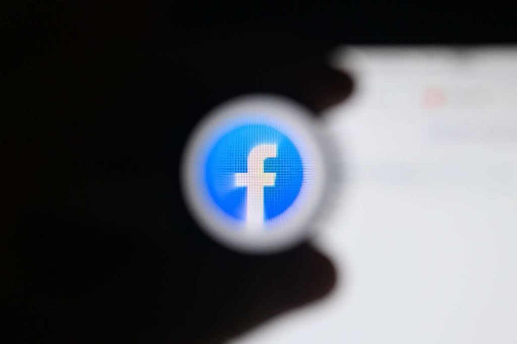 Facebook alerta por posibles ciberataques