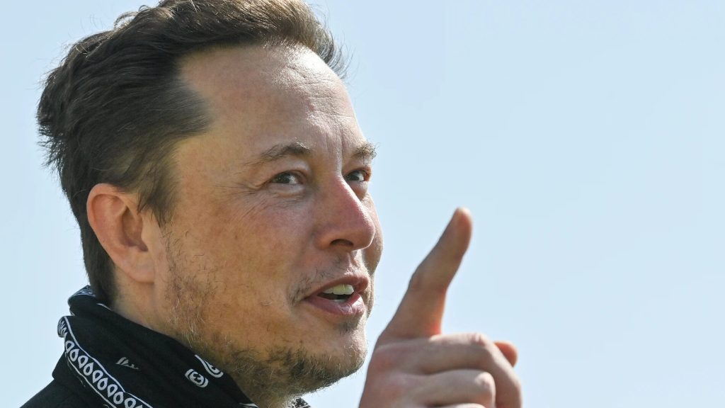 Elon Musk lanza oferta para comprar Twitter